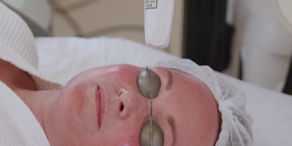 Émetteur Nd:YAP commuté Q