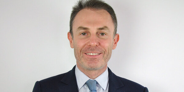 Знакомьтесь : пластический хирург, пересадивший человеческое лицо